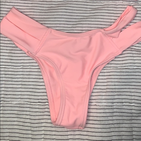 Bubblegum pink bikini - Picture 2 of 2